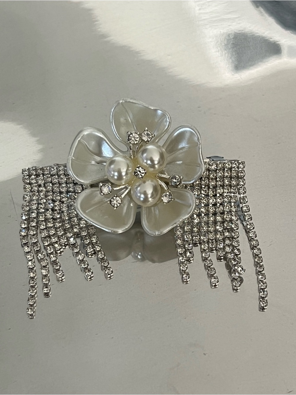 Pearl Floral Crystal Fringe Hair Clip - White